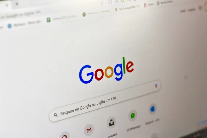 Google検索している様子。