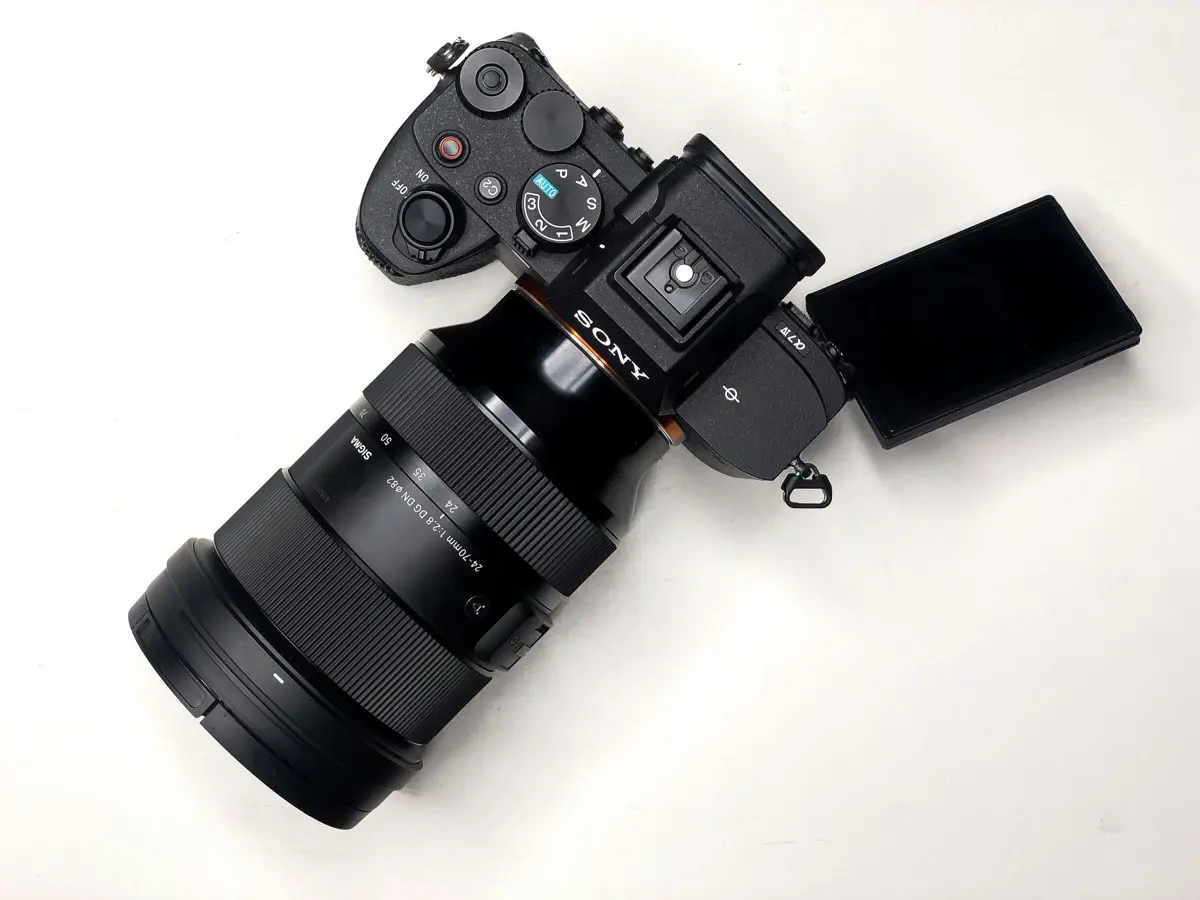 &alpha;7iv（SONY）カメラ本体。ミラーレス一眼。