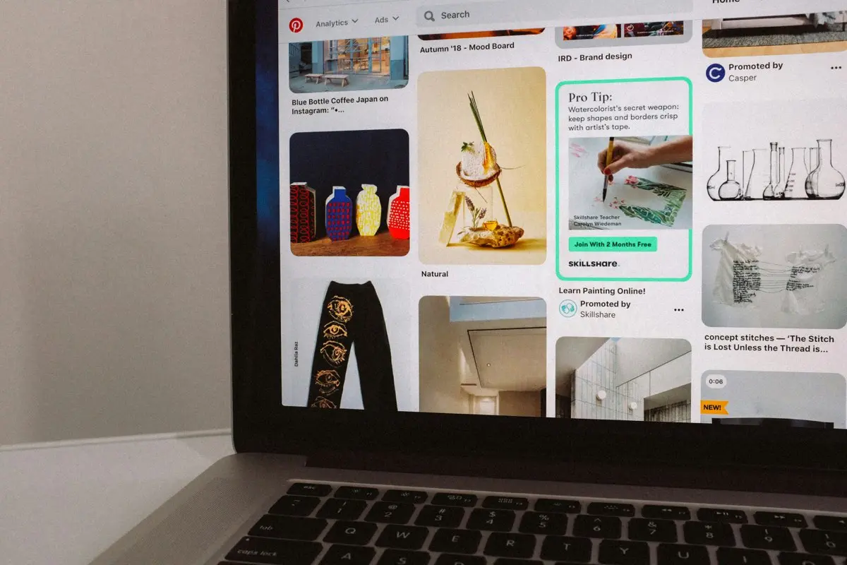Pinterestで自分の好きをピンしている様子。