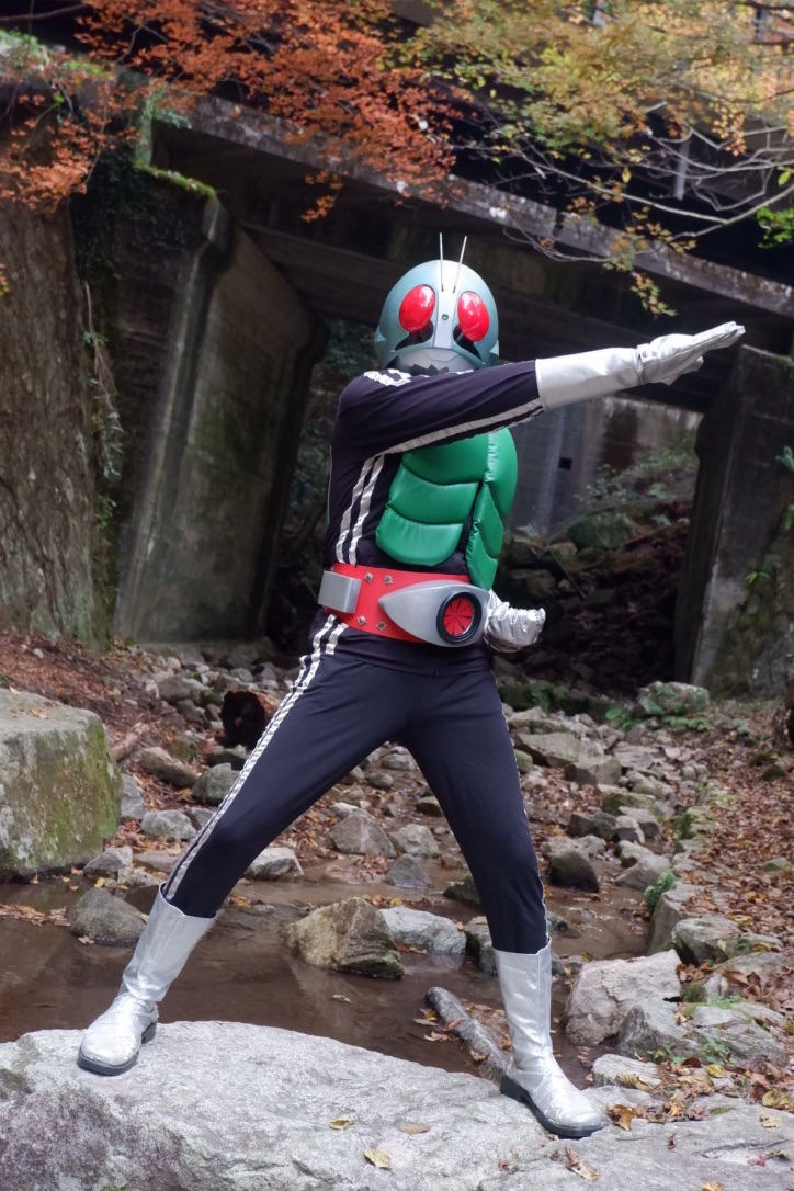 マスク自作】1/1 仮面ライダーを作る 15【制作記】 - 創造人間 DIY