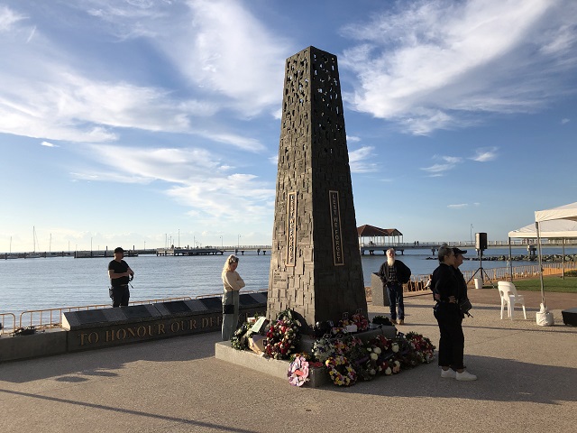 アンザック デー Anzac Day は平和に感謝するオーストラリアの祝日です みりおんたいむず