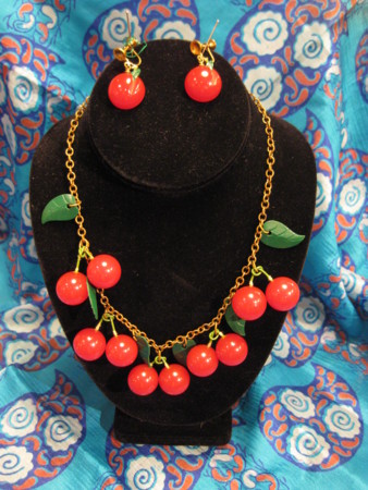 ベークライトアクセサリーがたくさん☆ - milou-blog's diary