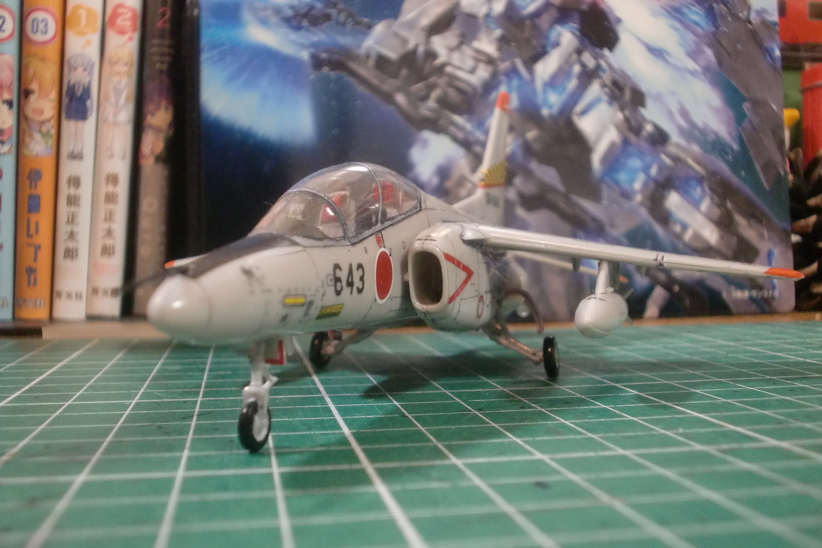 初めての筆塗りに挑戦～ハセガワ1/72川崎T-4練習機”航空自衛隊
