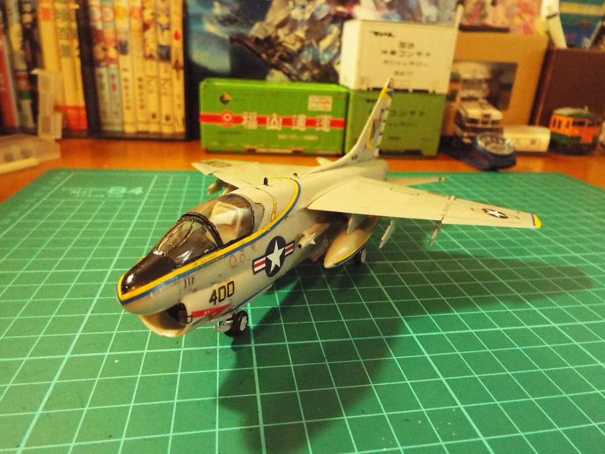 900円で楽しめる航空機模型～ハセガワ1/72 A-7AコルセアⅡ～ - 美作