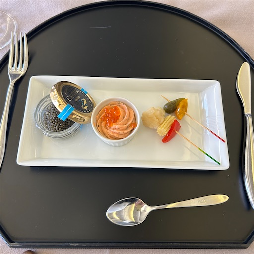 スリランカ1人旅1日め JALファーストクラスの機内食 - 旅・ふ・る