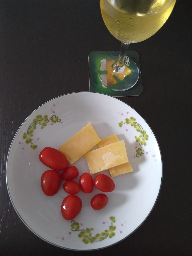 アイランドプラザのcold Storageはワインが安い 今夜はシュークルートと白ワイン ペナンで一人暮らし Mimirubyのブログ