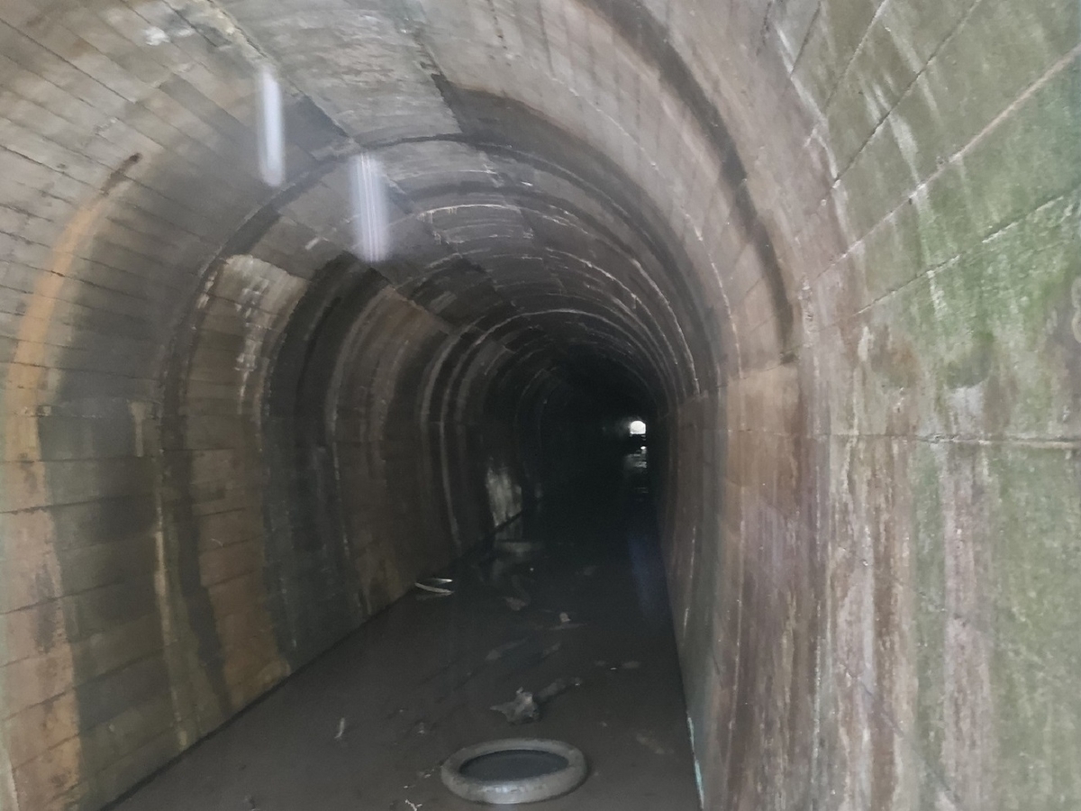 トンネル