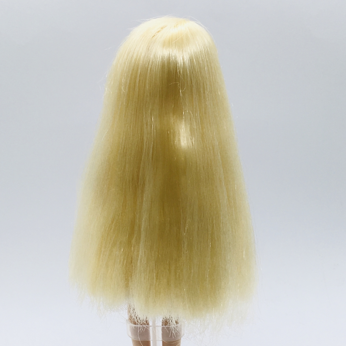 人形の髪がボサボサ…簡単にサラサラのストレートヘアに戻してみよう