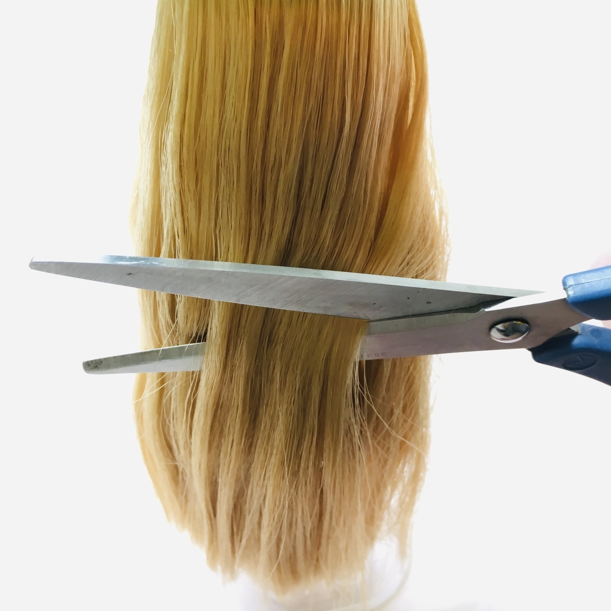 完全素人 リカちゃんの髪の毛を自分でカットしてみる 実際に切る ミモモスティの身も心もハンドメイド