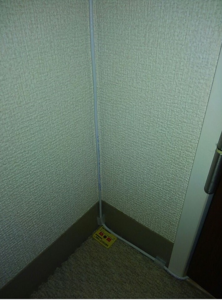 無線LANがいまいちだったので、自室にLANケーブルを自力で引いてみたら