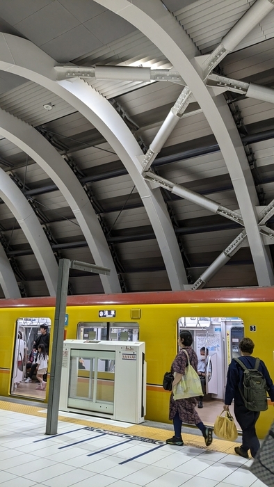 地下鉄のホーム