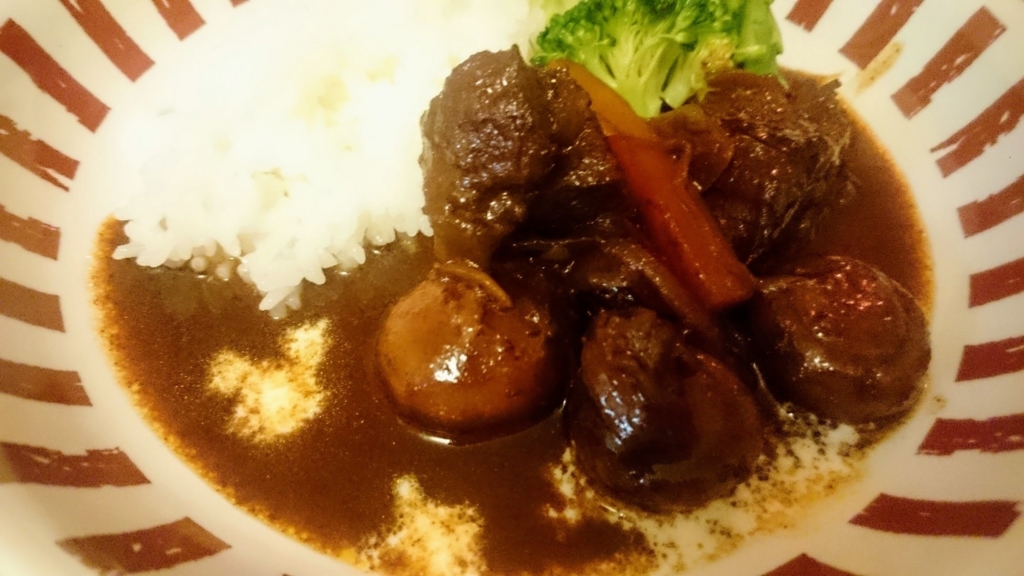 ル クルーゼ鍋でつくる簡単牛すじの煮込み料理レシピ クラフトビールとデミグラスソースで煮込んでみました きたかぜかおる