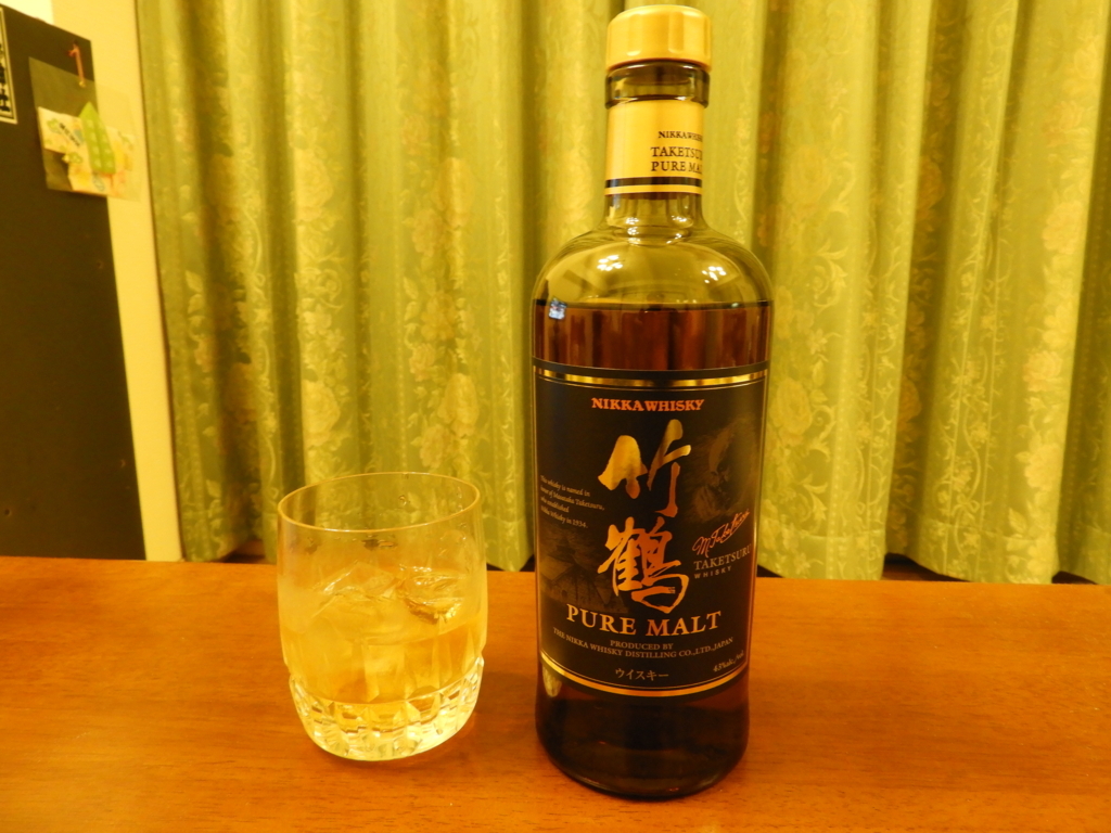 ニッカウィスキーの「竹鶴」のロック