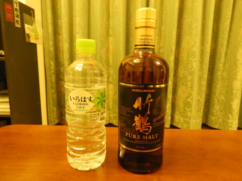 ニッカウィスキーの「竹鶴」といろはすの天然水