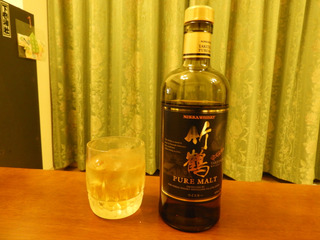 ニッカウィスキーの「竹鶴」のハーフロック