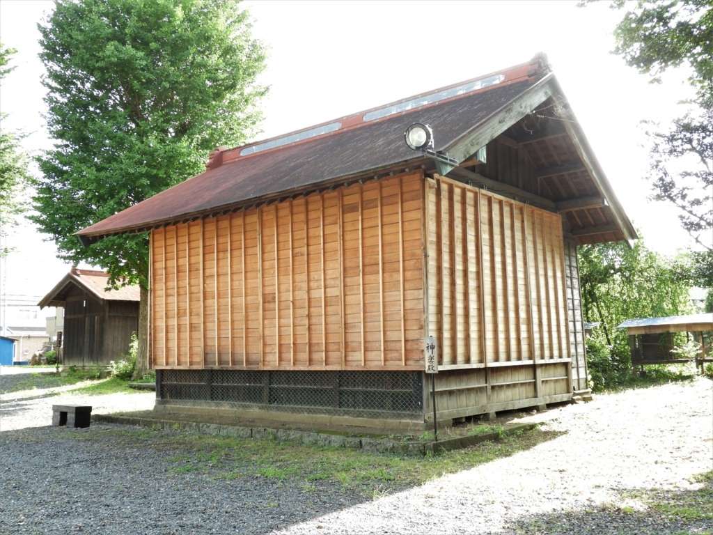 高部屋神社の神楽殿