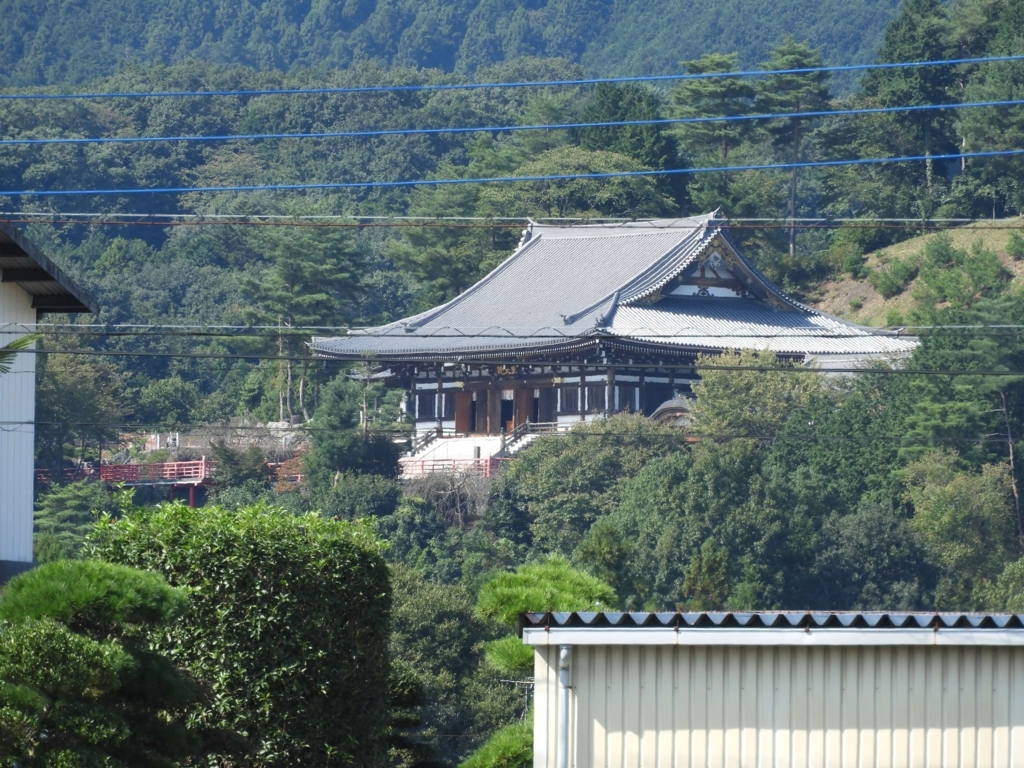 遠方からも見える聖天院