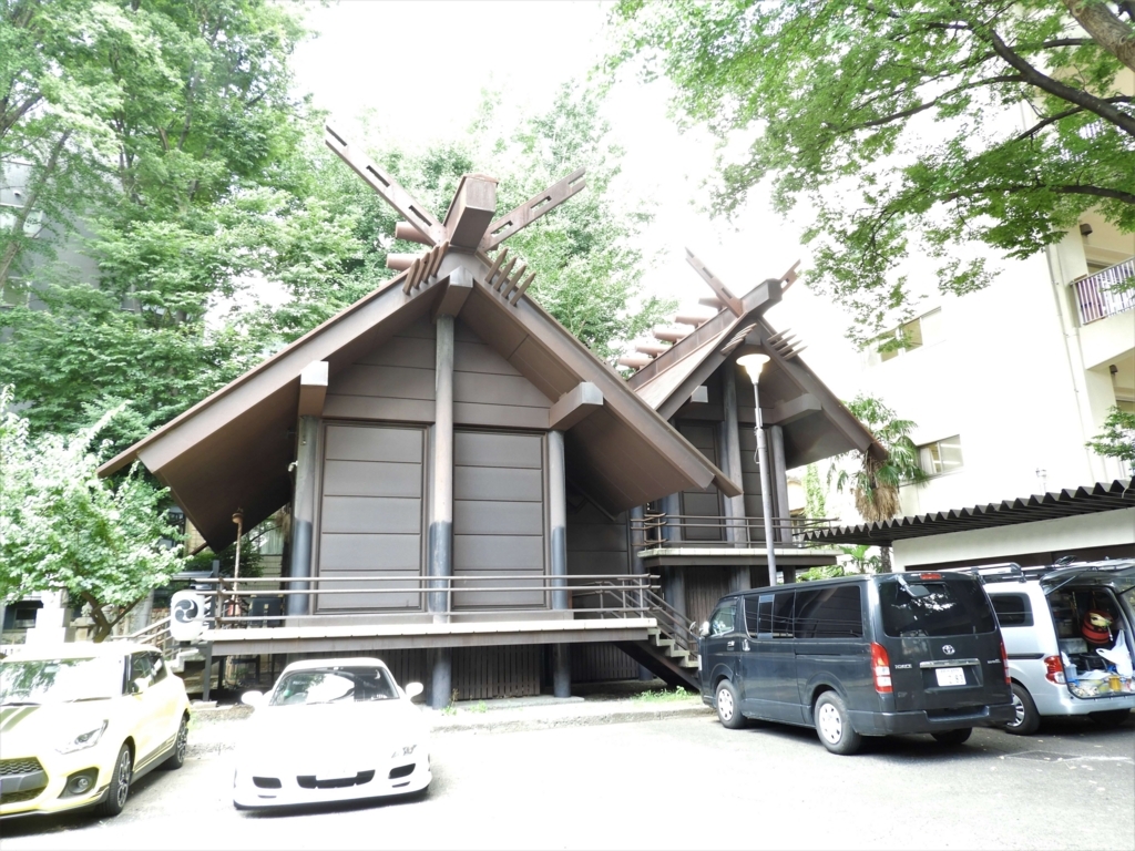 伊勢神宮を模した氷川神社の本殿