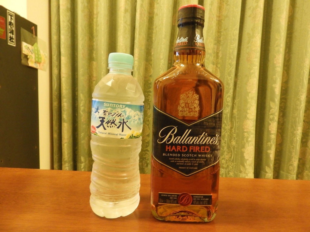 バランタインハードファイアードと南アルプスの天然水