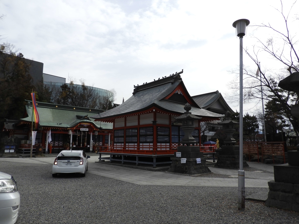 深志神社の境内