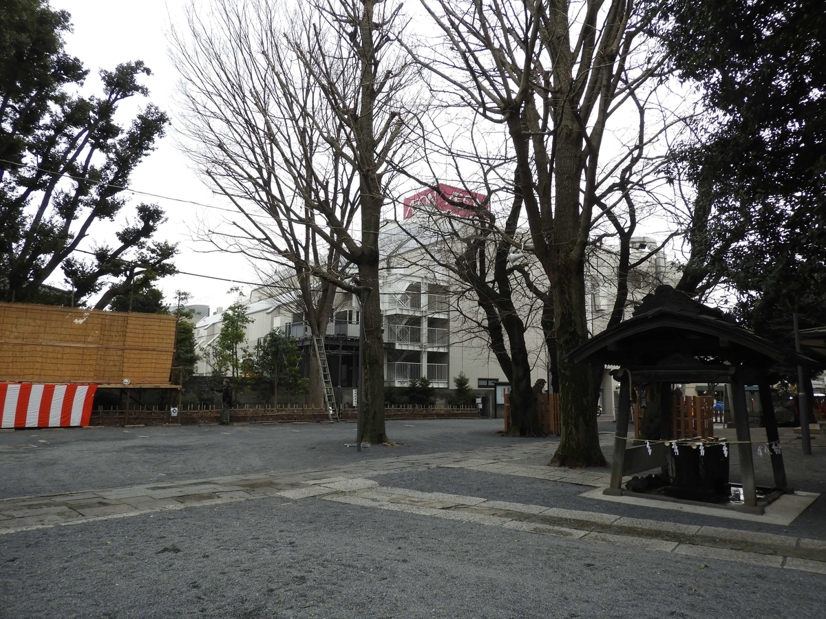 御嶽神社の境内