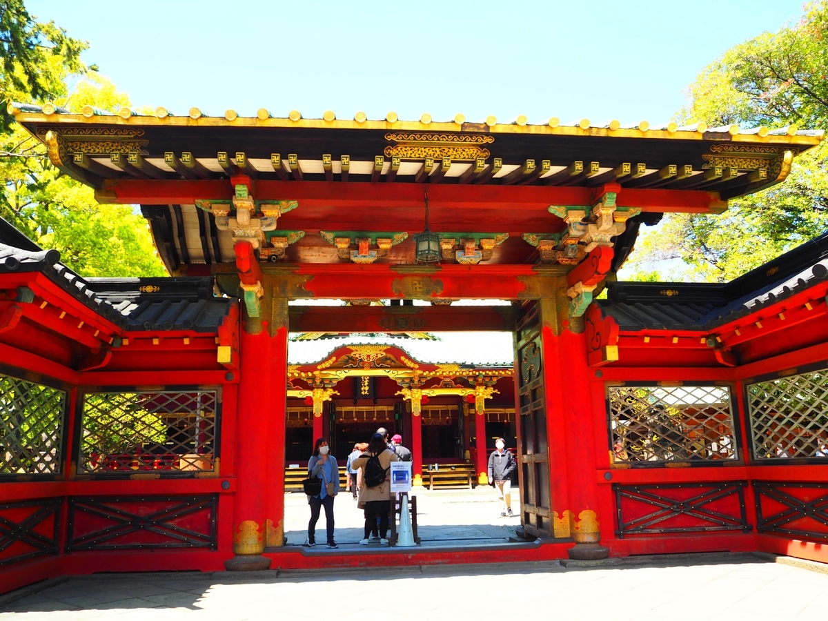 重要文化財の根津神社の唐門