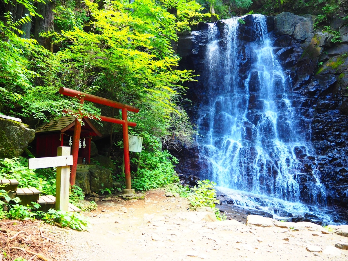 母の白滝と母の白滝神社