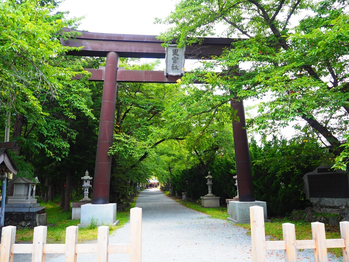 冨士御室浅間神社の大鳥居