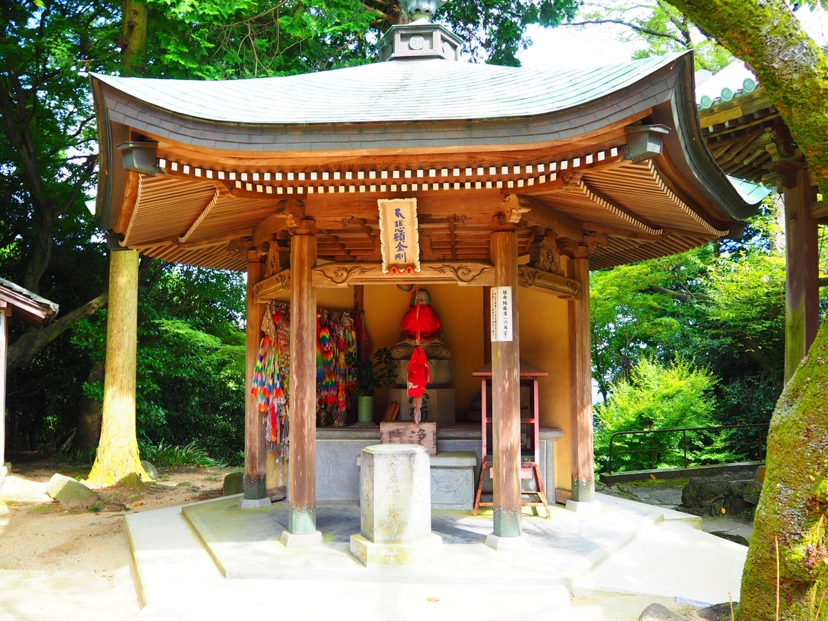 根香寺の六角堂