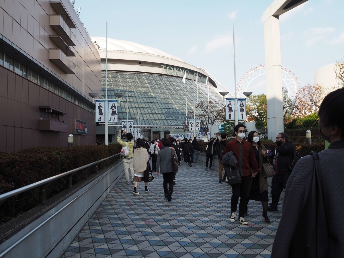 通路の両側の写真