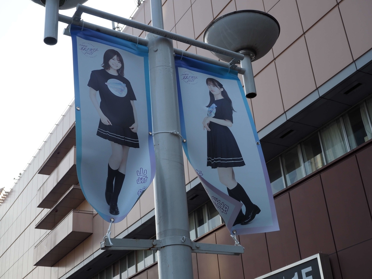 通路の両側の写真