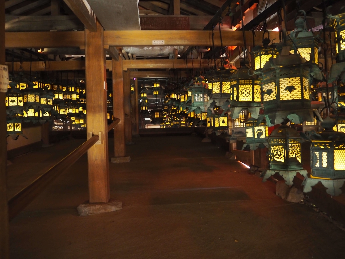 再現された春日万燈籠の様子