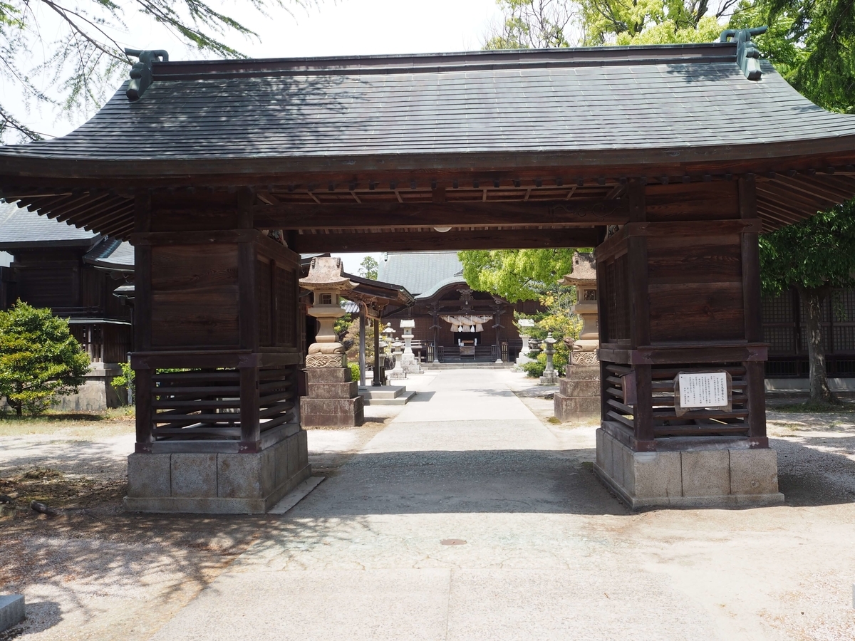 宇美神社の随身門