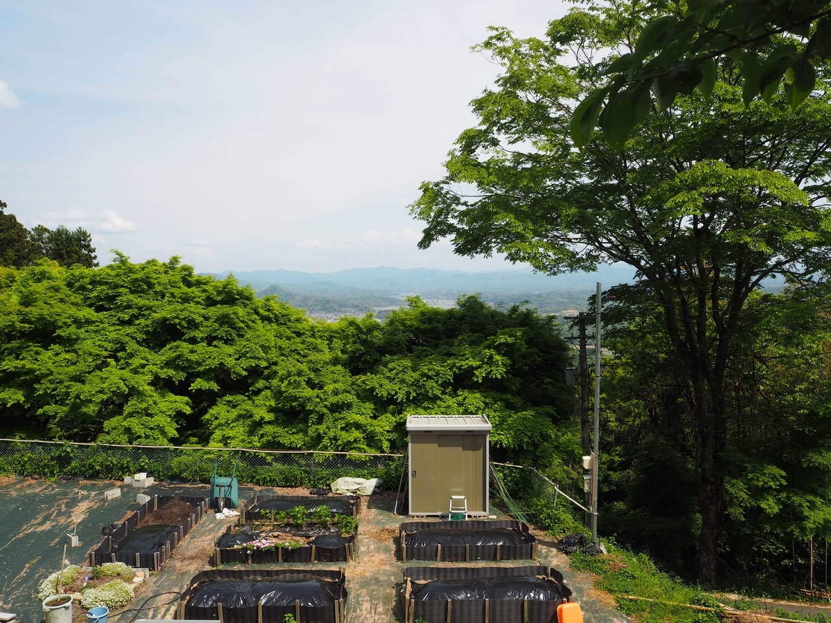 加茂盆地と中国山地の眺め