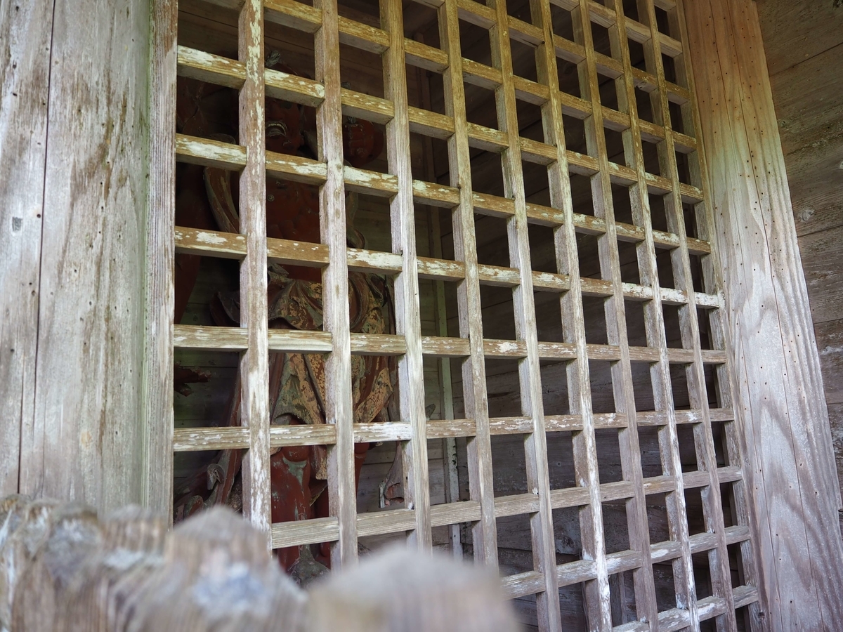 両脇の金剛力士像