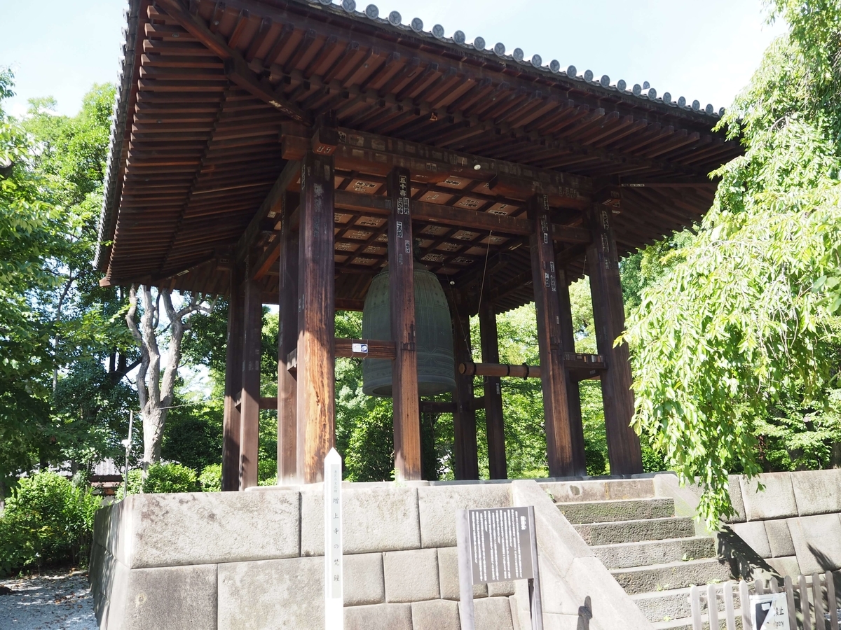 2022年7月23日の増上寺の鐘楼堂