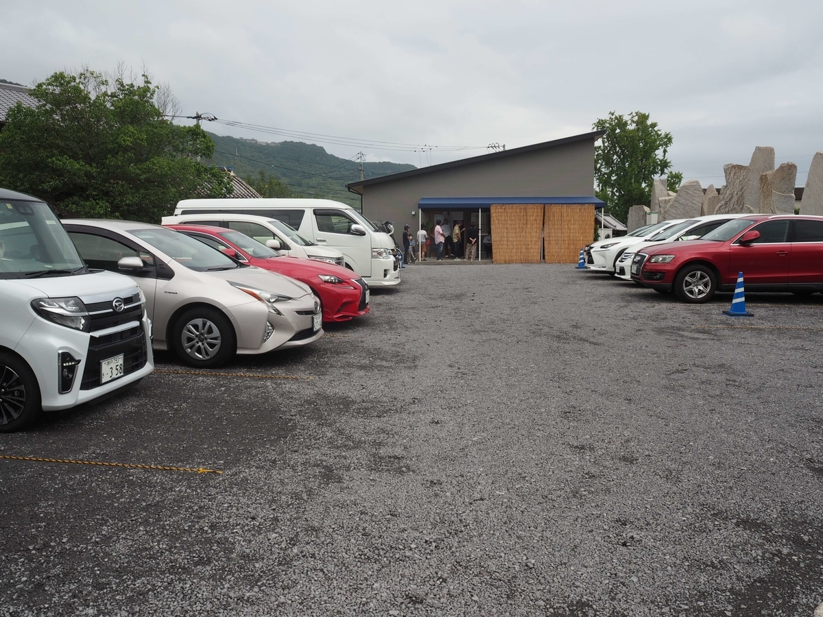 たっぷり確保された駐車場