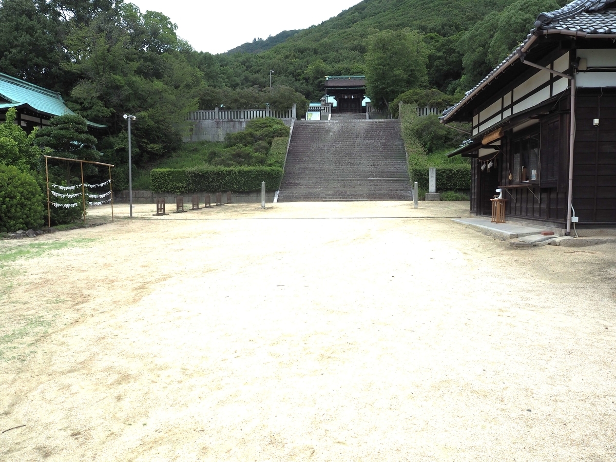 社務所と神庫