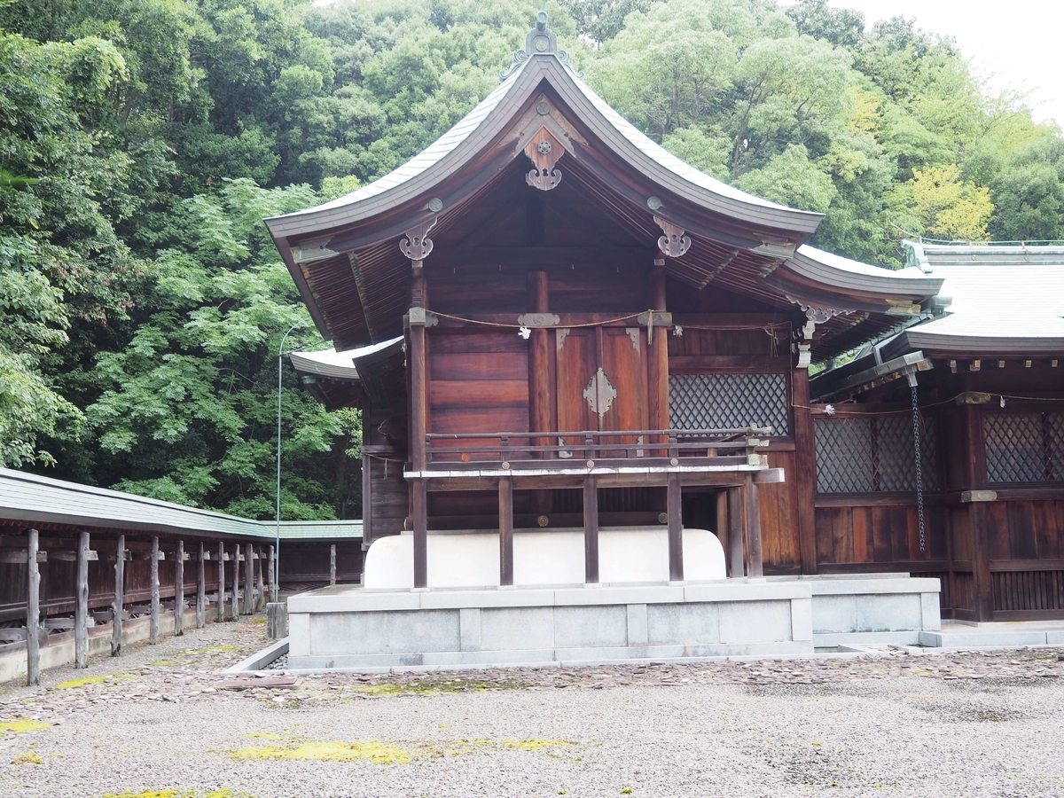 屋島神社の本殿