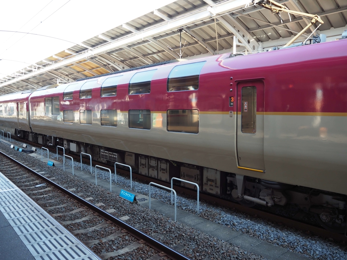 床下にモーターのある車両