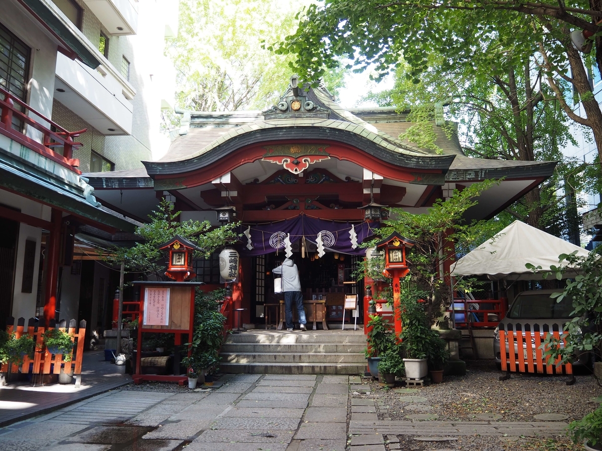 三崎稲荷神社の拝殿