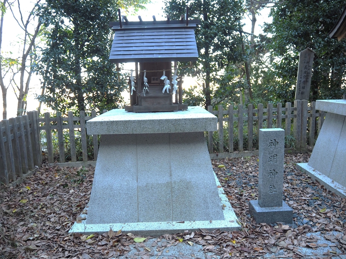 神明社の社殿