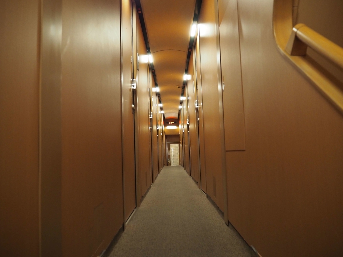 シングルの通路