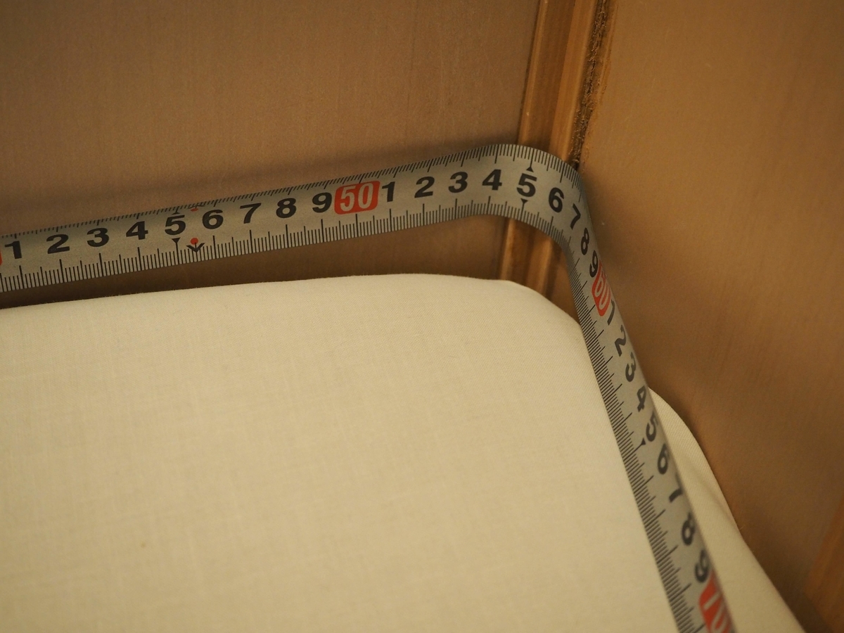 足元側のベッドの幅