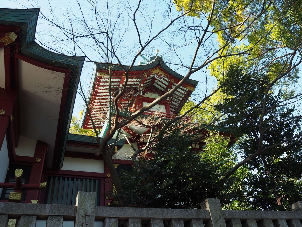 多摩川浅間神社の二階建ての本殿