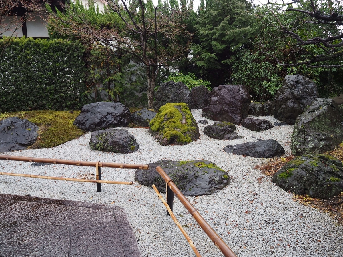 一宮寺の庭園