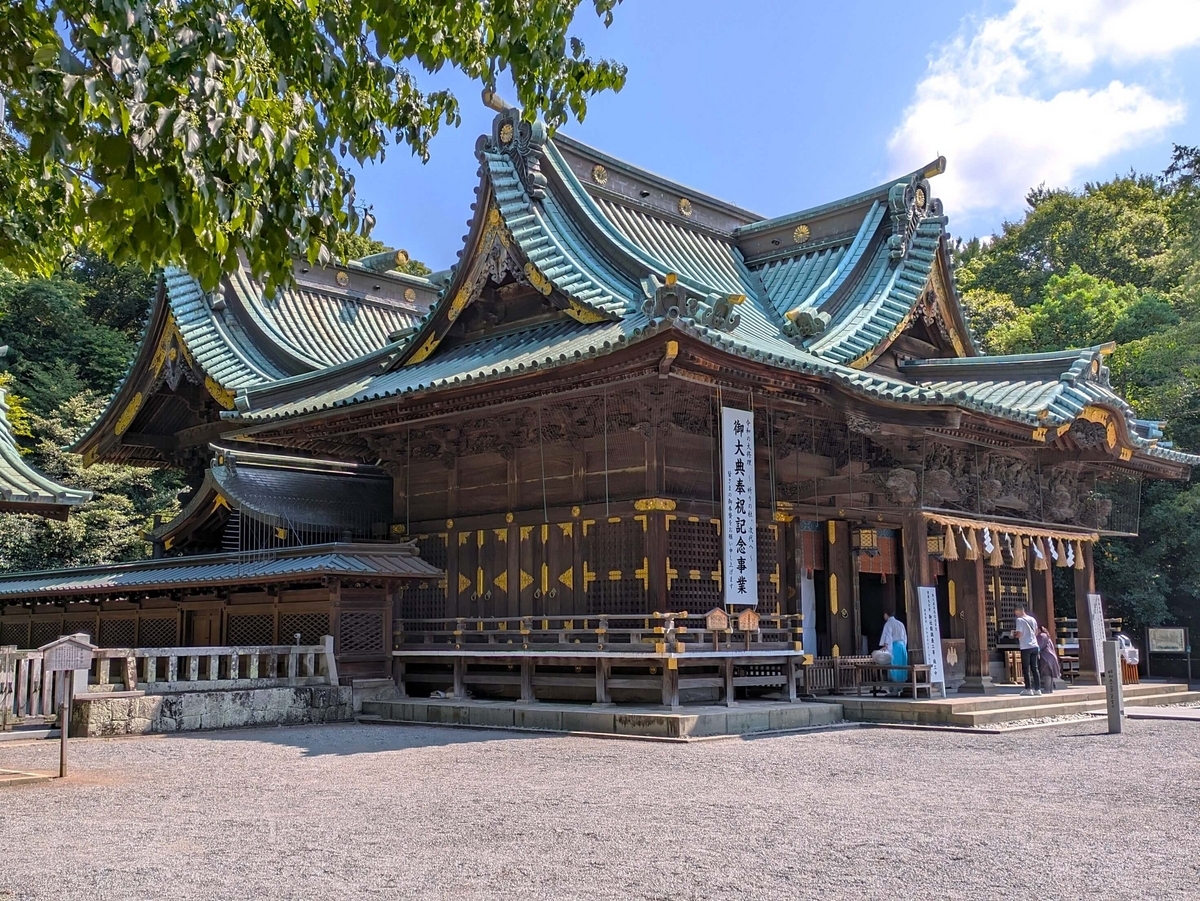 三嶋大社の本殿斜め前から