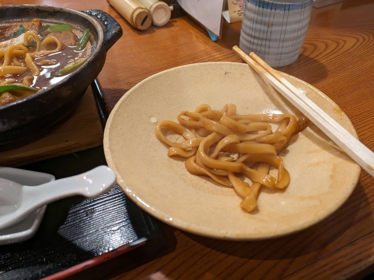 親子にこみの麺