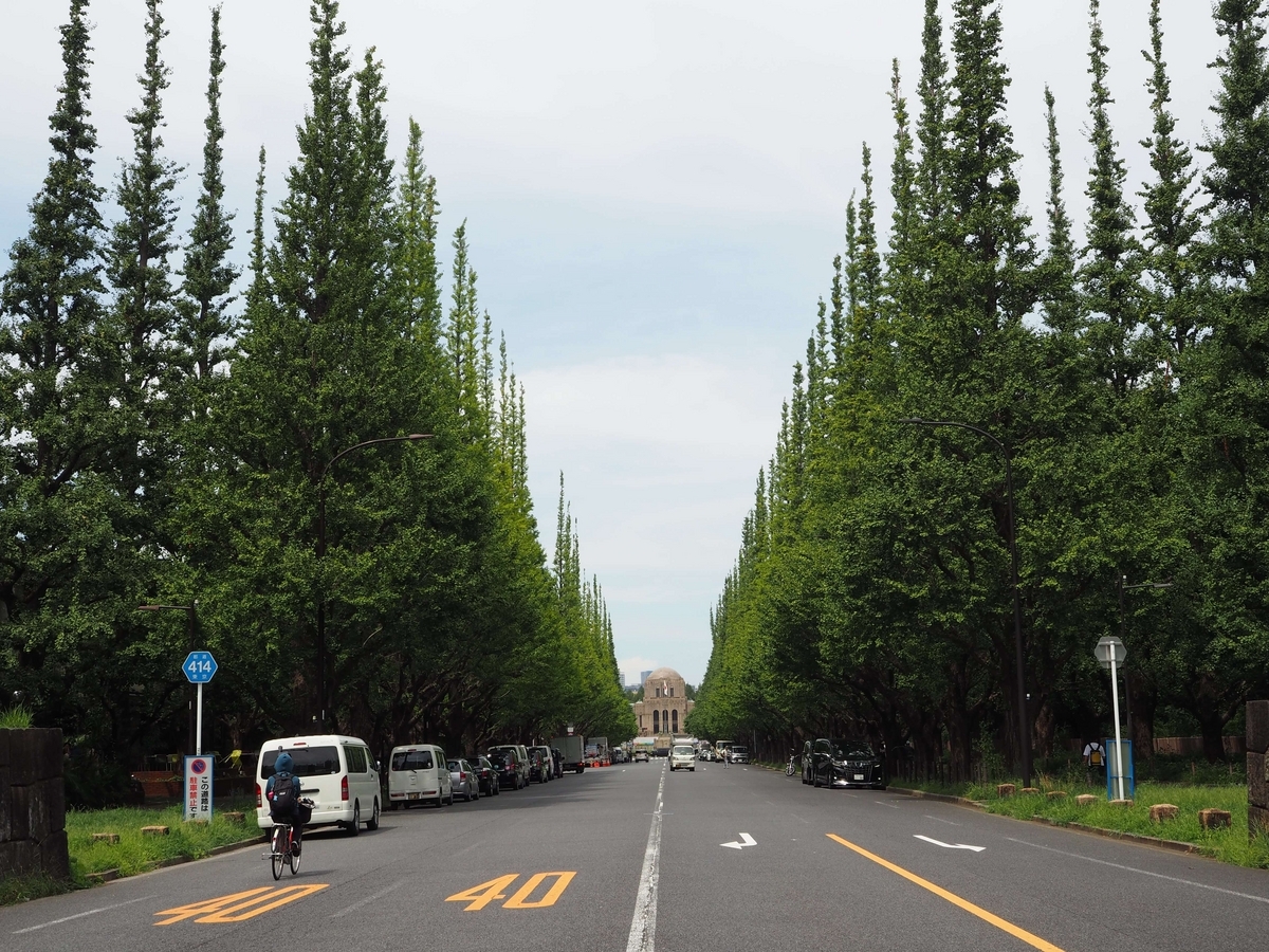 神宮外苑の銀杏並木