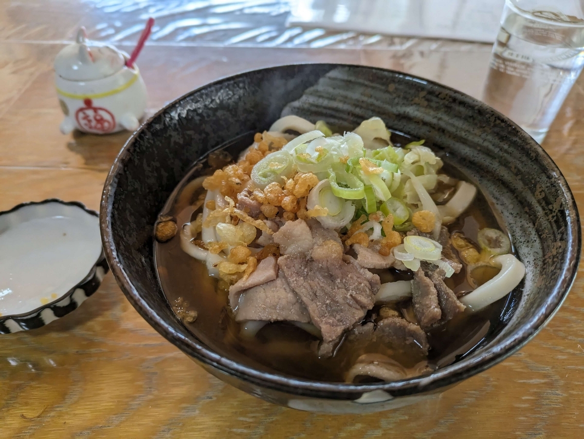 天かすを投入した肉うどん